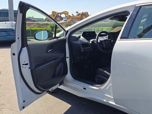 Used 2025 Toyota Prius XLE FWD image 20