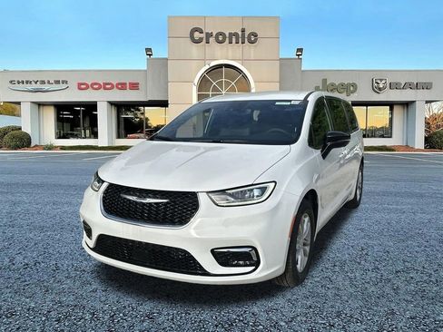 New 2026 Chrysler Pacifica Select FWD image 7