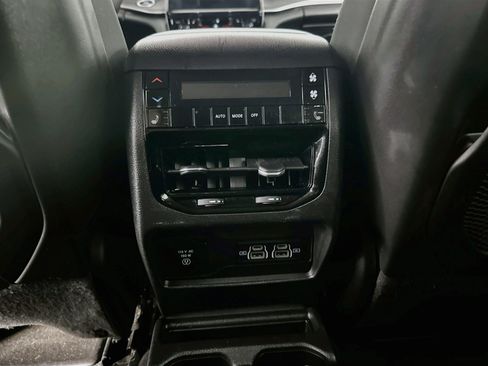 Used 2023 Jeep Grand Cherokee L Limited AWD/4WD image 27