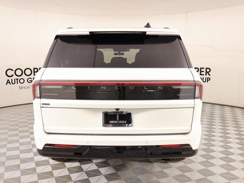 New 2025 Lincoln Navigator Reserve w/ Jet Appearance Package AWD/4WD image 23