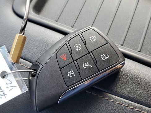 Used 2024 Chevrolet Tahoe High Country w/ Advanced Technology Package image 40