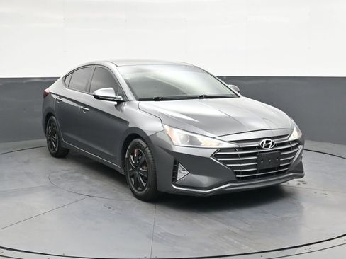 Used 2020 Hyundai Elantra SE FWD image 2