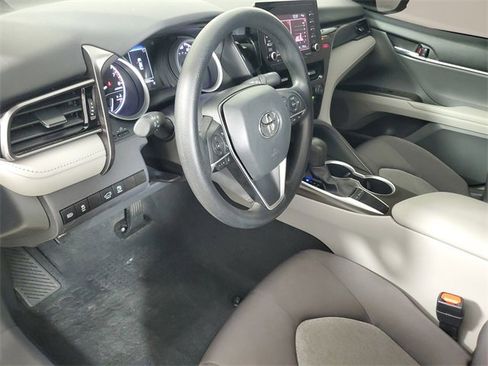 Used 2022 Toyota Camry LE image 18