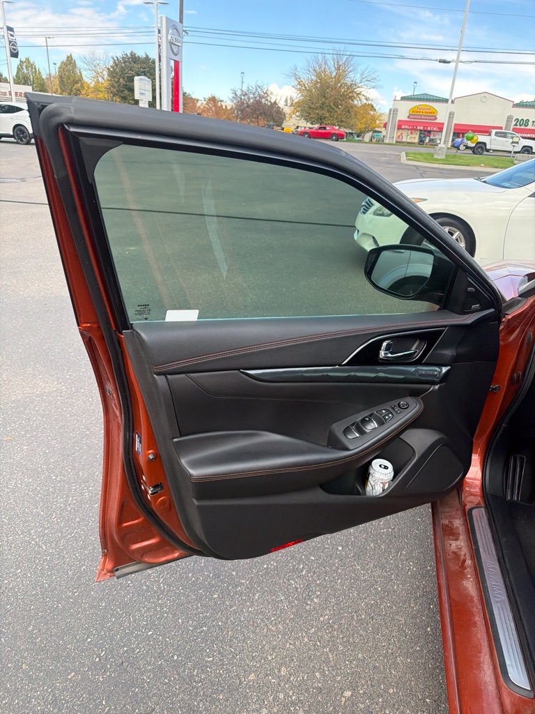 Used 2019 Nissan Maxima SR w/ Premium Package FWD image 9