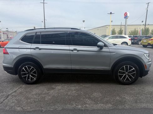 Used 2021 Volkswagen Tiguan SE w/ Panoramic Sunroof Package AWD/4WD image 5