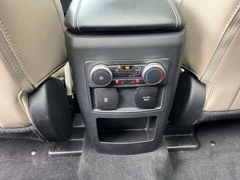 Used 2021 Ford Explorer Limited w/ Equipment Group 301A RWD image 41