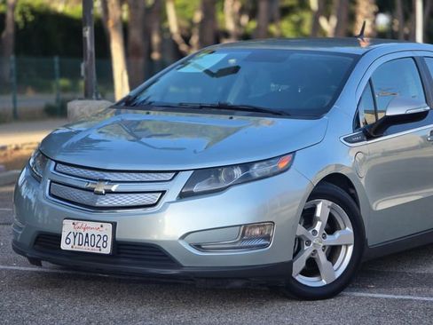 Used 2013 Chevrolet Volt FWD image 18