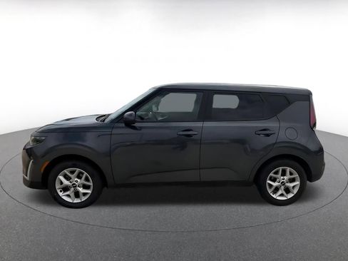 Used 2025 Kia Soul LX w/ LX Technology Package image 9