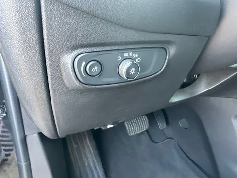 Used 2024 Chevrolet Equinox LS w/ LS Convenience Package FWD image 15
