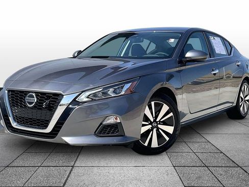 Used 2021 Nissan Altima 2.5 SV FWD image 2