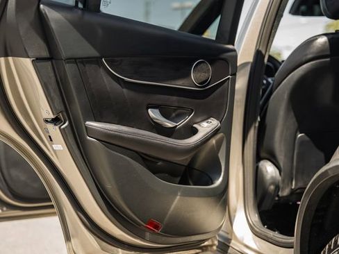 Certified 2022 Mercedes-Benz GLC 300 4MATIC image 38