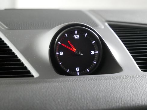 Used 2022 Porsche Cayenne Platinum Edition image 31