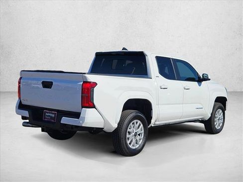 Used 2025 Toyota Tacoma SR5 image 5