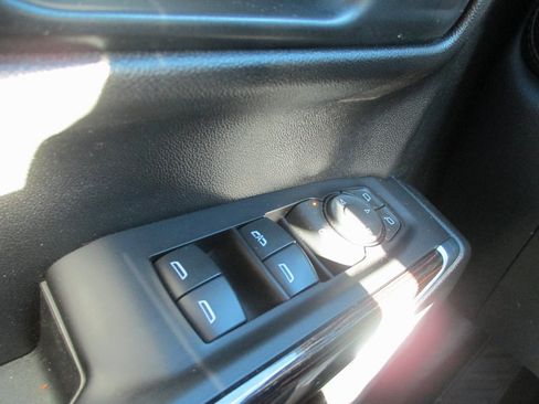 Used 2021 GMC Sierra 1500 SLE w/ X31 Off-Road Package image 23