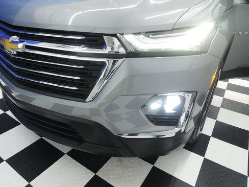 Used 2023 Chevrolet Traverse LT FWD image 41