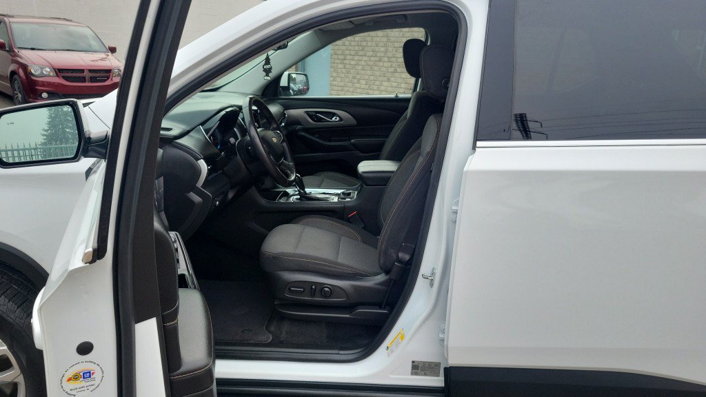 Used 2018 Chevrolet Traverse LT AWD/4WD image 18