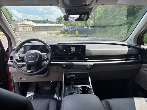 Used 2026 Kia Carnival FWD image 31