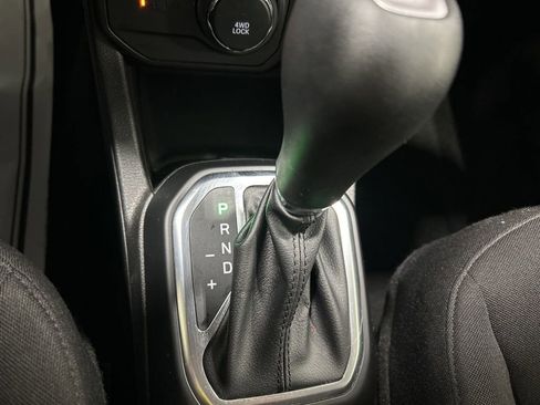 Used 2023 Jeep Renegade Latitude image 21