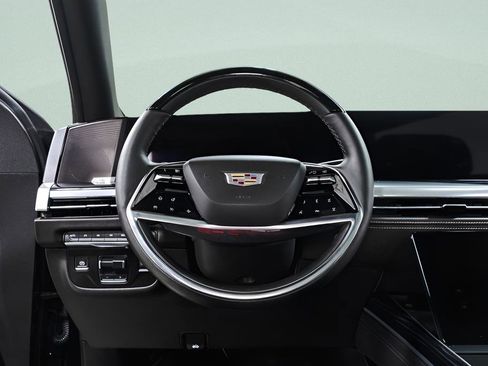 Used 2025 Cadillac Escalade ESV Sport w/ LPO, ONYX Package AWD/4WD image 10