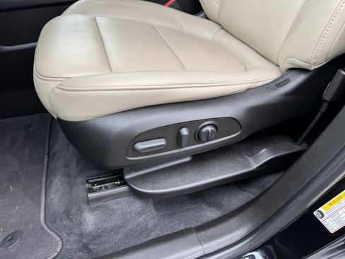 Certified 2022 Chevrolet Traverse LT image 16