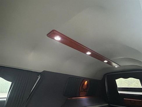 Used 2010 Cadillac DTS Hearse image 19