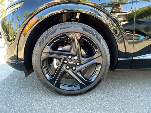 New 2025 Chevrolet Equinox EV RS image 32