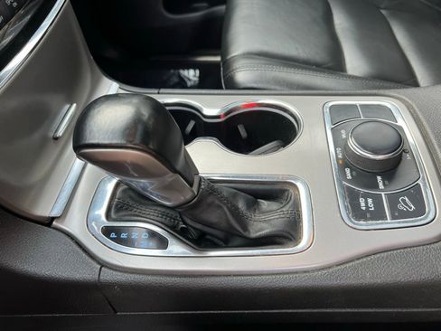 Used 2021 Jeep Grand Cherokee Limited w/ Trailer Tow Group IV image 23