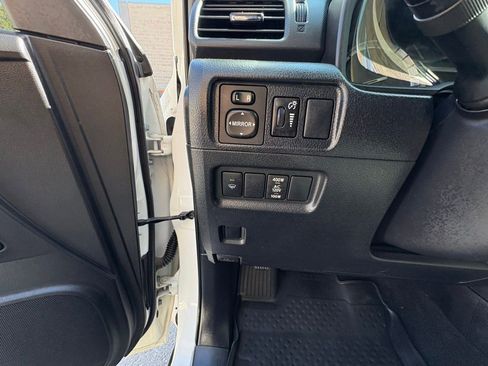 Used 2018 Toyota 4Runner SR5 AWD/4WD image 16