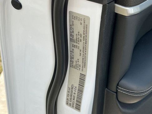 New 2025 Jeep Grand Cherokee Limited image 28