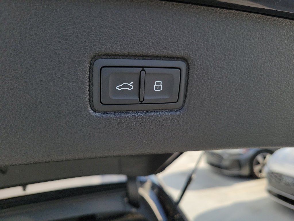 New 2026 Audi SQ7 Premium Plus AWD/4WD image 30