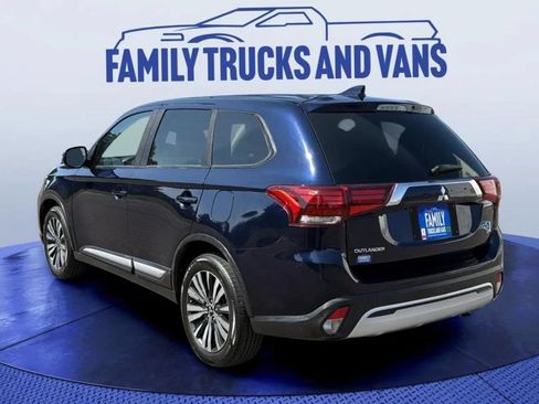 Used 2020 Mitsubishi Outlander SE AWD/4WD image 3