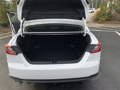 Used 2025 Toyota Camry SE image 32