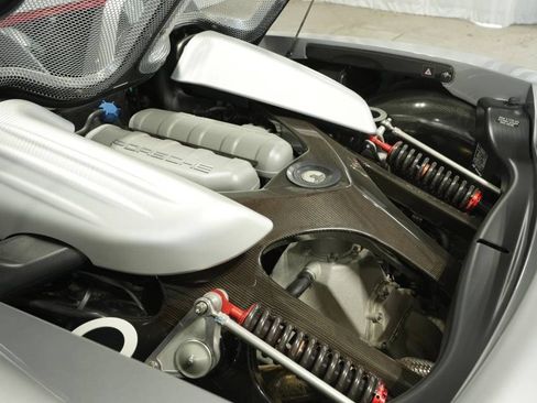 Used 2005 Porsche Carrera GT image 29