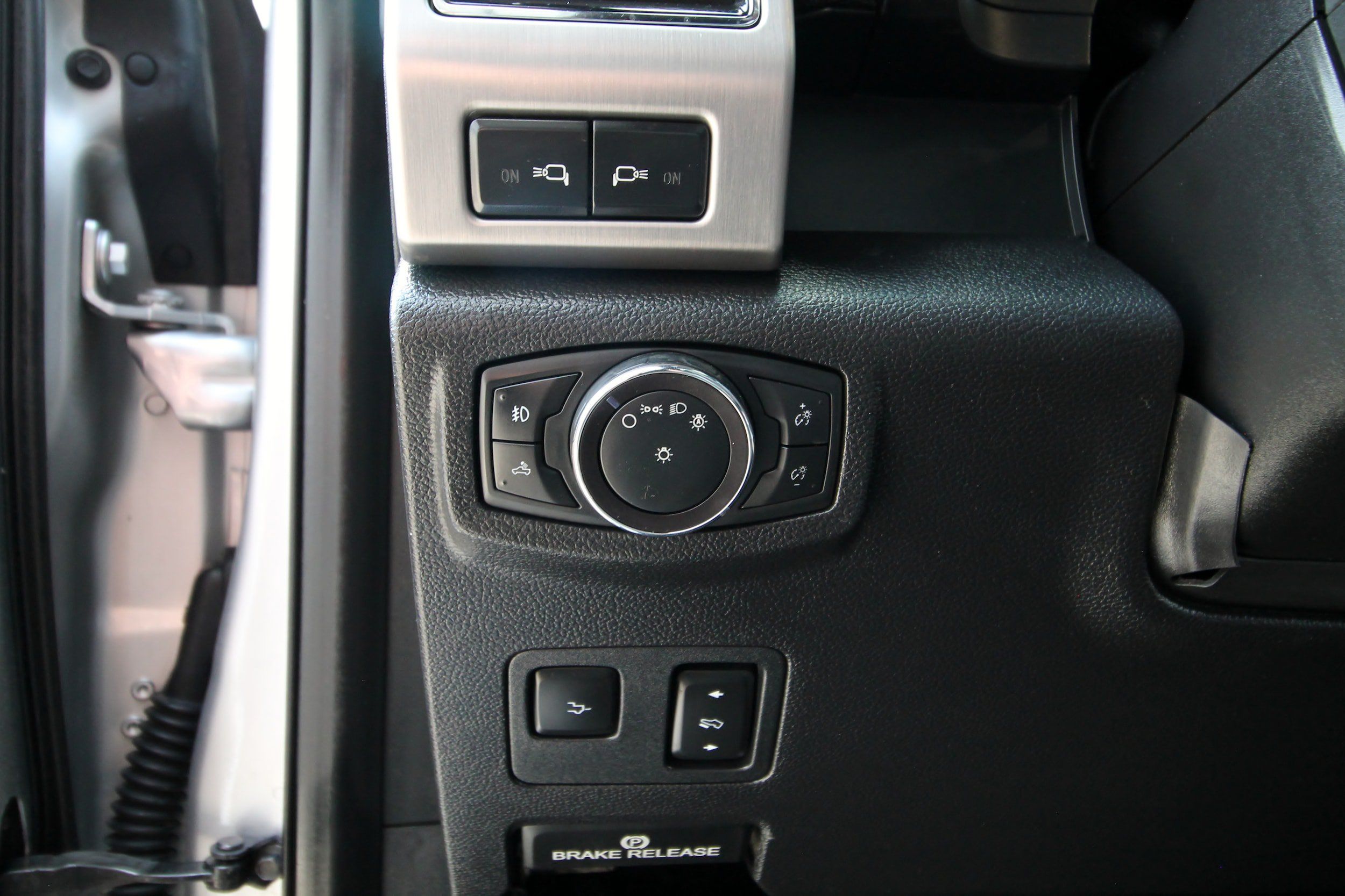 Used 2019 Ford F350 Platinum w/ Platinum Ultimate Package AWD/4WD image 26