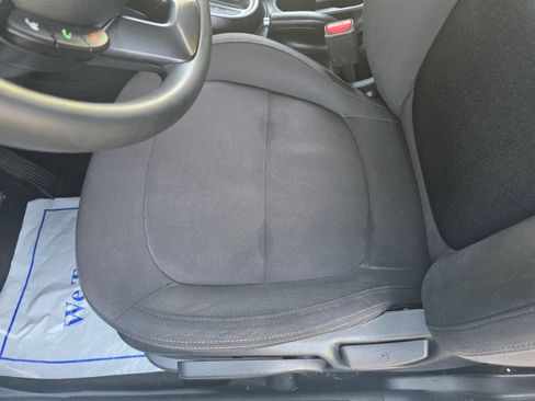 Used 2017 Kia Soul FWD image 16