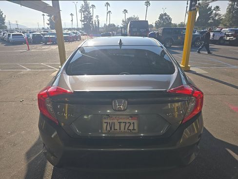 Used 2016 Honda Civic Touring image 5