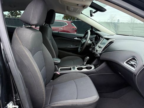Used 2018 Chevrolet Cruze LS image 18