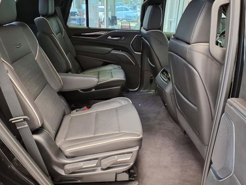 Used 2024 Cadillac Escalade Sport AWD/4WD image 14
