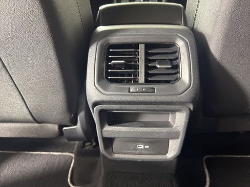 Certified 2024 Volkswagen Taos SE w/ Panoramic Sunroof Package image 13