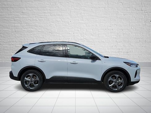 Used 2025 Ford Escape ST-Line AWD/4WD image 5