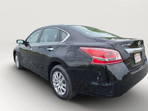 Used 2013 Nissan Altima 2.5 S FWD image 4