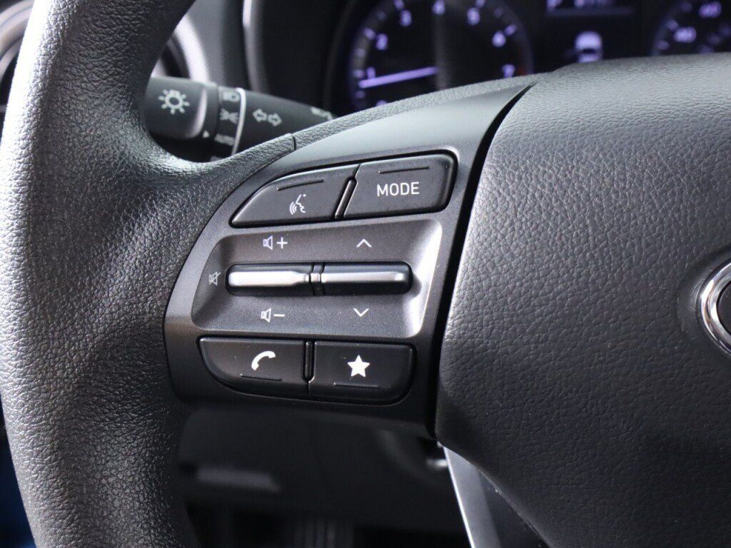 Used 2023 Hyundai Kona SE AWD/4WD image 12