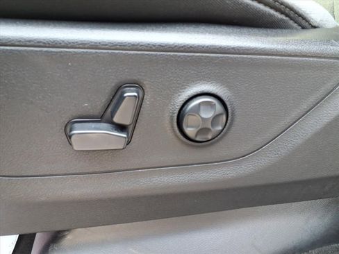 Used 2021 RAM 1500 Big Horn image 15