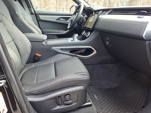 New 2026 Jaguar F-PACE R-Dynamic S image 3