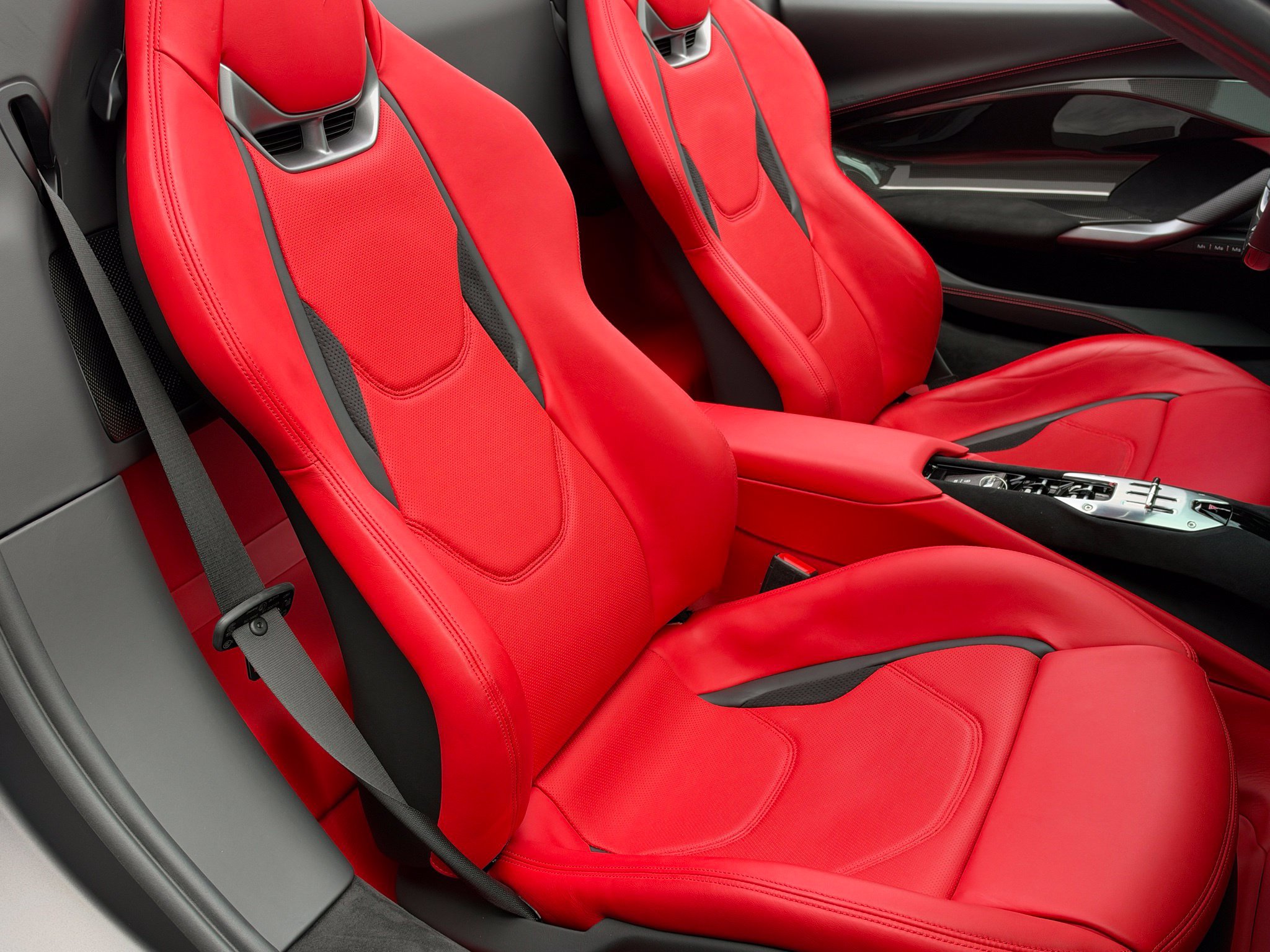 Used 2023 Ferrari 296 GTS RWD image 26