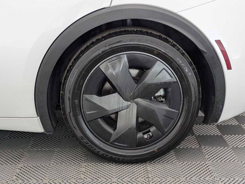 Used 2024 Toyota Prius LE FWD image 14