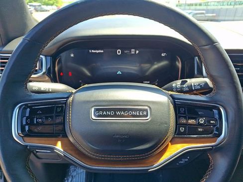 Used 2024 Jeep Grand Wagoneer L Series III AWD/4WD image 19
