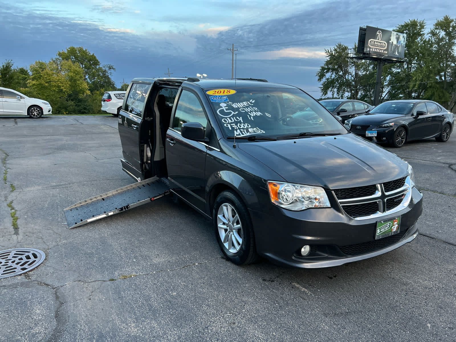 Used 2018 Dodge Grand Caravan SXT FWD image 28