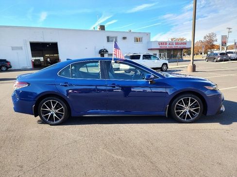 Used 2023 Toyota Camry SE image 8