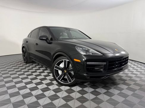 Certified 2023 Porsche Cayenne Turbo AWD/4WD image 6